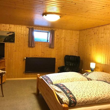 Mittelangeln Schoenes Kellerzimmer Mit Bad 아파트 외부 사진
